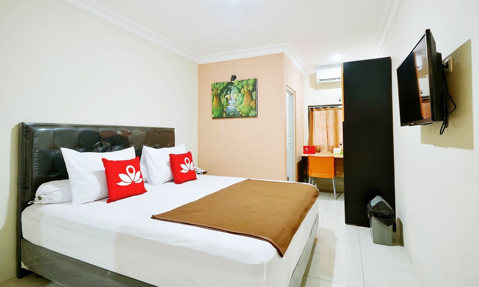 Zen Rooms Kuningan Syariah Джакарта Экстерьер фото