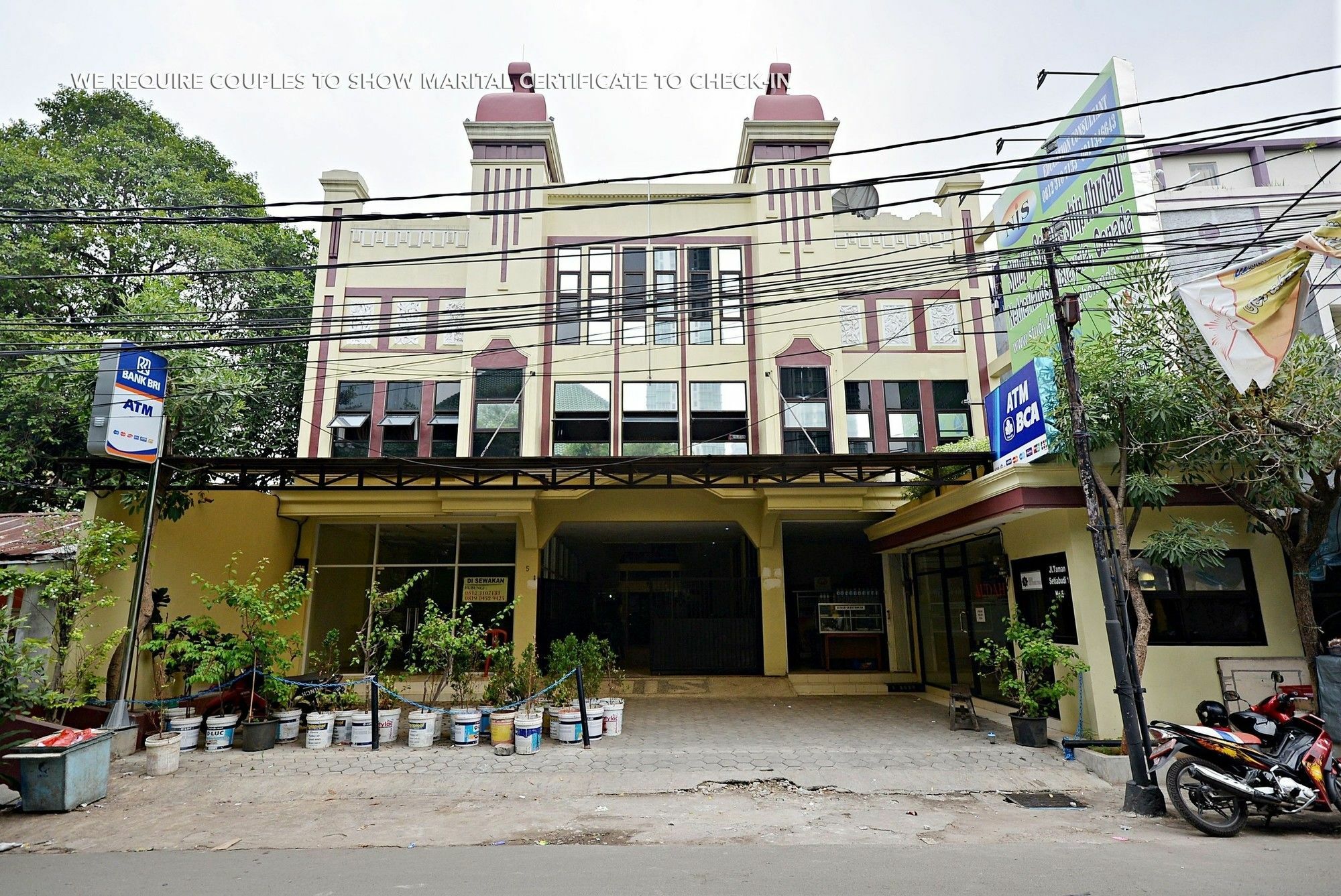 Zen Rooms Kuningan Syariah Джакарта Экстерьер фото